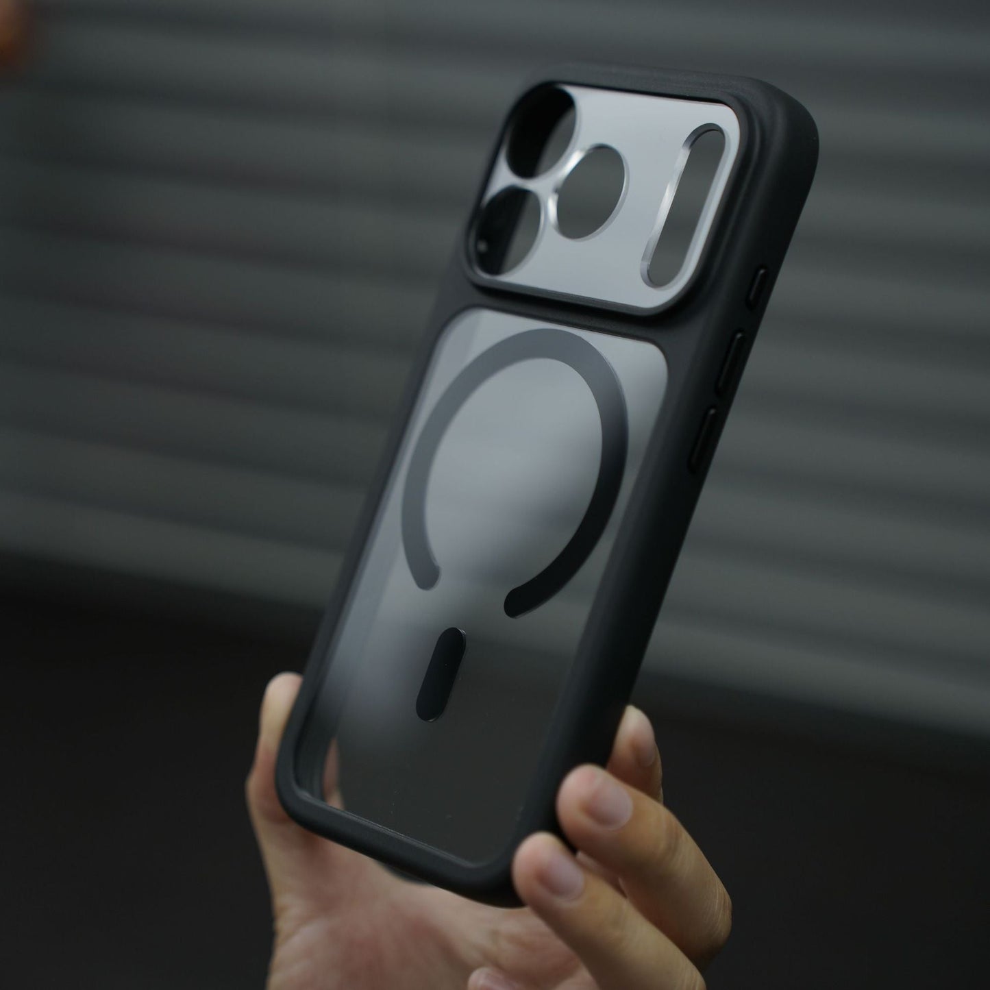 Hybrid Bumper MagSafe Cover